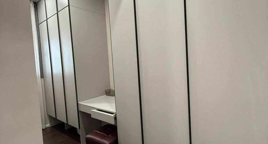 For rent 3 bedrooms condo in Bang Na, Bangkok