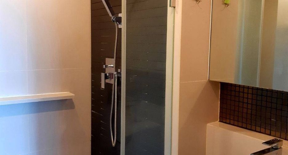 À louer 1 chambre condo à Phra Khanong, Bangkok