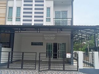 Reihenhaus zum Kauf mit 3 Zimmer in Khlong Sam Wa, Bangkok