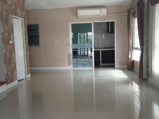 Reihenhaus zum Kauf mit 3 Zimmer in Khlong Sam Wa, Bangkok