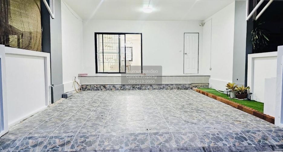 For sale 3 bedrooms townhouse in Bang Sao Thong, Samut Prakan