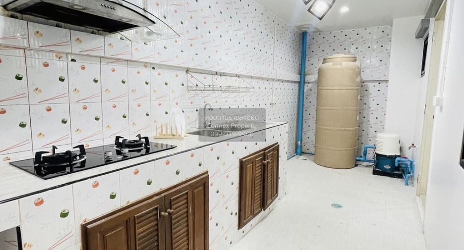 For sale 3 bedrooms townhouse in Bang Sao Thong, Samut Prakan