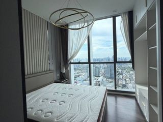 À louer 3 chambres condo à Bang Na, Bangkok