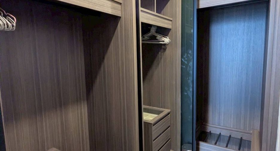 Condo en alquiler de 1 habitaciones en Khlong Toei, Bangkok