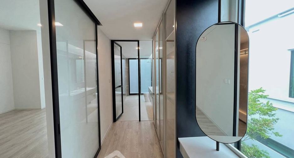 Haus zur Miete mit 4 Zimmer in Saphan Sung, Bangkok
