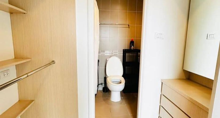 Wohnung zur Miete mit 2 Zimmer in Huai Khwang, Bangkok