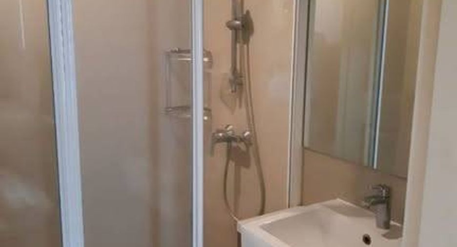 For rent 1 bed condo in Phaya Thai, Bangkok