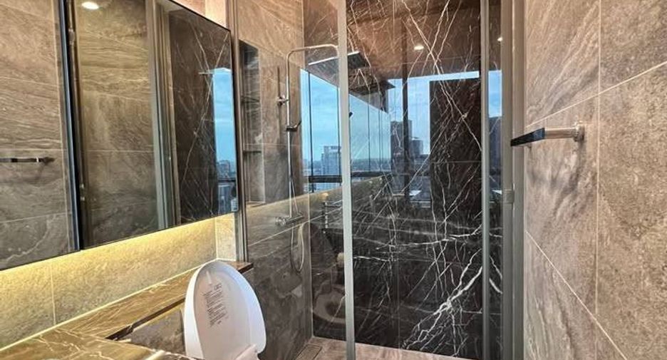 Condo en alquiler de 2 habitaciones en Khlong Toei, Bangkok