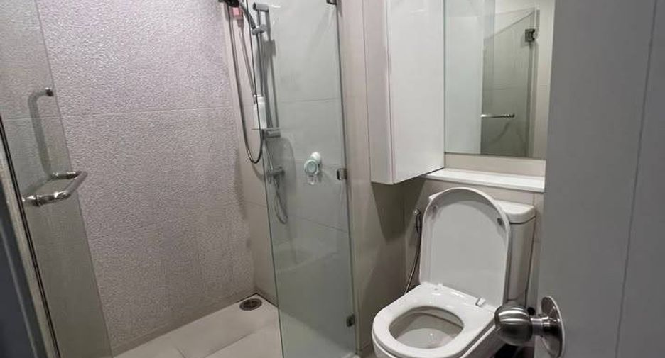 For rent 2 ベッドルーム condo in Phra Khanong, Bangkok