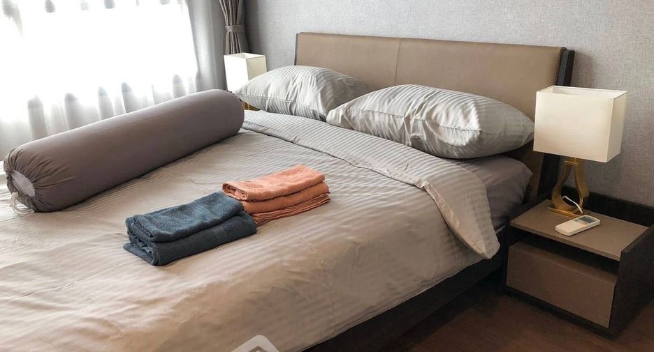 For rent 2 bedrooms condo in Phra Khanong, Bangkok