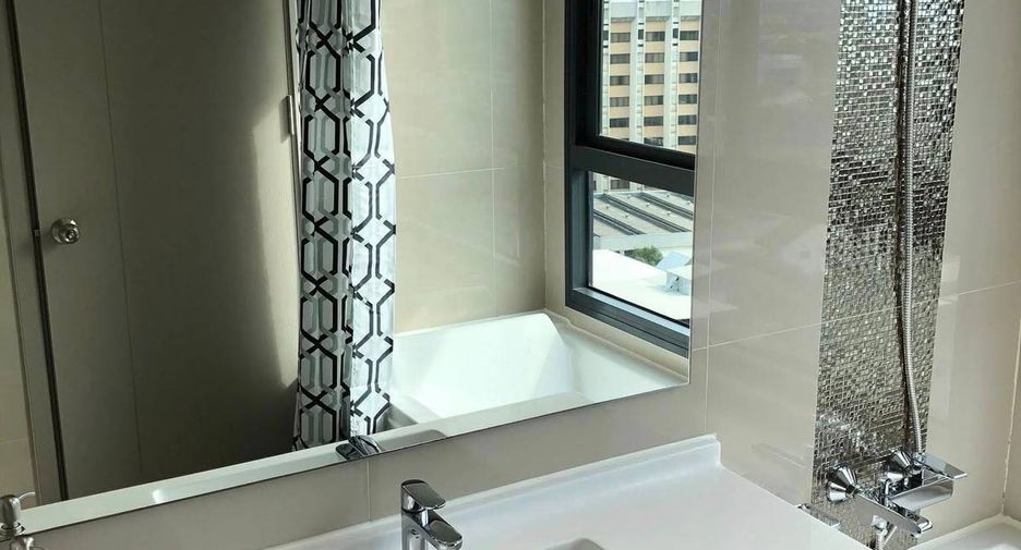 For rent 2 bedrooms condo in Phra Khanong, Bangkok