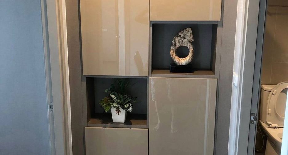 For rent 2 bedrooms condo in Phra Khanong, Bangkok