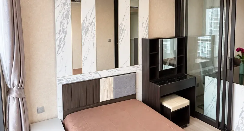À vendre et à louer 2 chambres condo à Huai Khwang, Bangkok