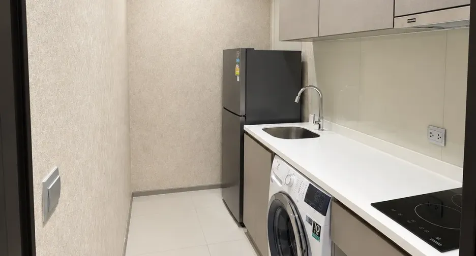 À vendre et à louer 2 chambres condo à Huai Khwang, Bangkok