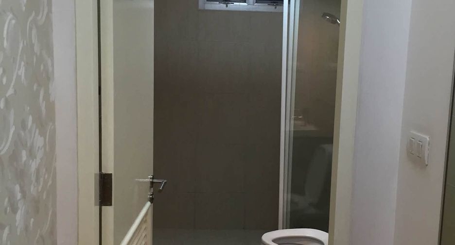 For sale 2 bedrooms condo in Watthana, Bangkok