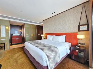 For rent studio condo in Khlong Toei, Bangkok