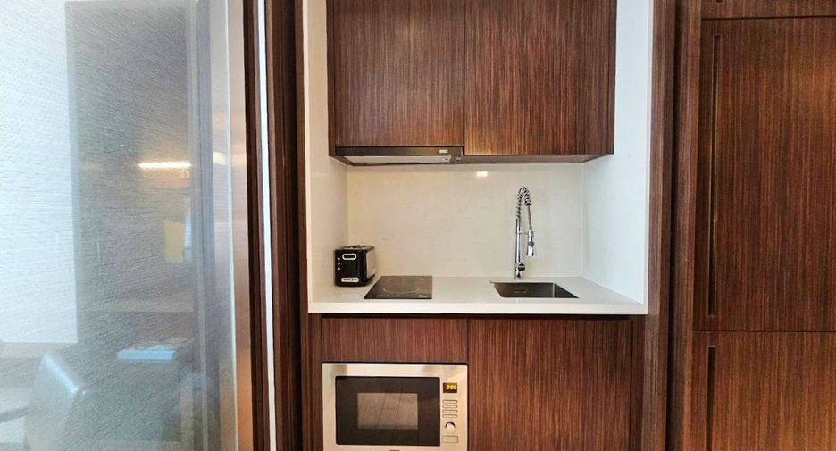 For rent studio condo in Khlong Toei, Bangkok