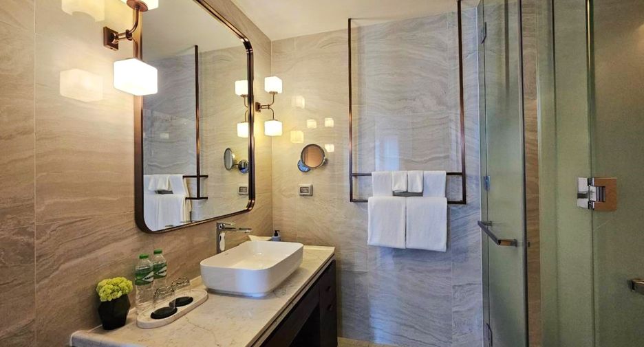 For rent studio condo in Khlong Toei, Bangkok
