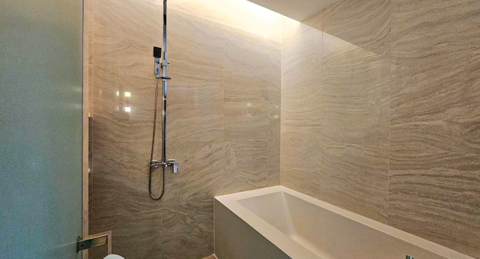 For rent studio condo in Khlong Toei, Bangkok