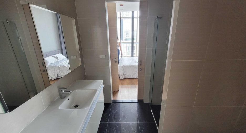 For rent 2 bedrooms condo in Khlong Toei, Bangkok