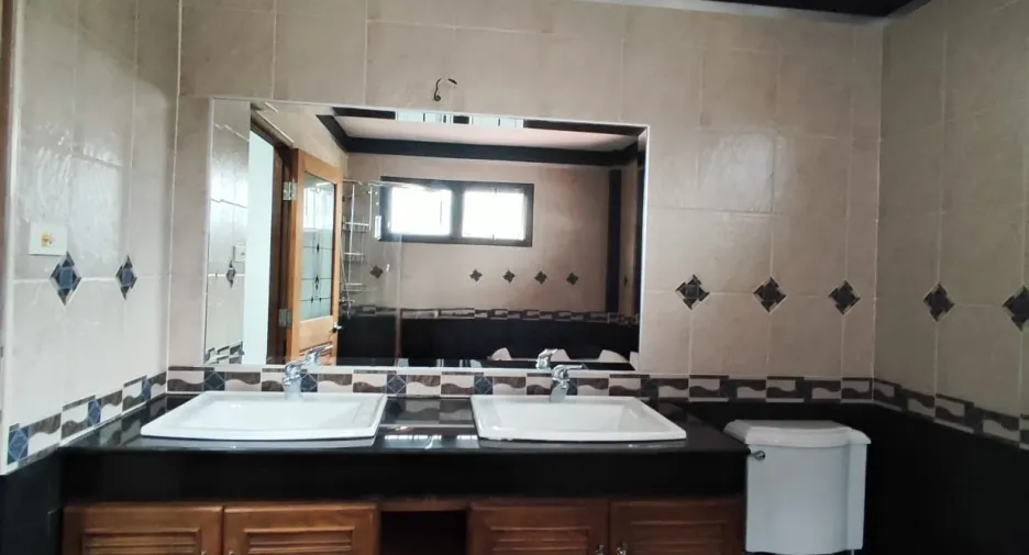 Продажа 4 спальни дом в Йомтиен, Паттайя