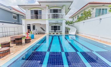 出售 和 出租 8 卧室 别墅 在 Jomtien, 芭提雅
