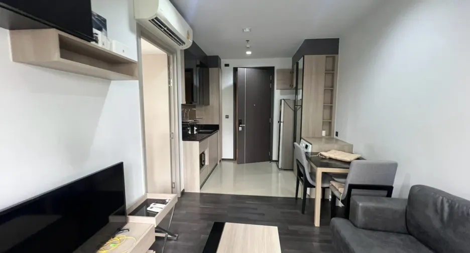 Wohnung zur Miete mit 1 Zimmer in Huai Khwang, Bangkok