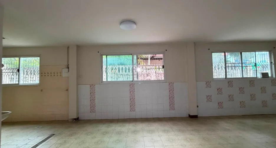 For rent 4 ベッドルーム house in Sai Mai, Bangkok