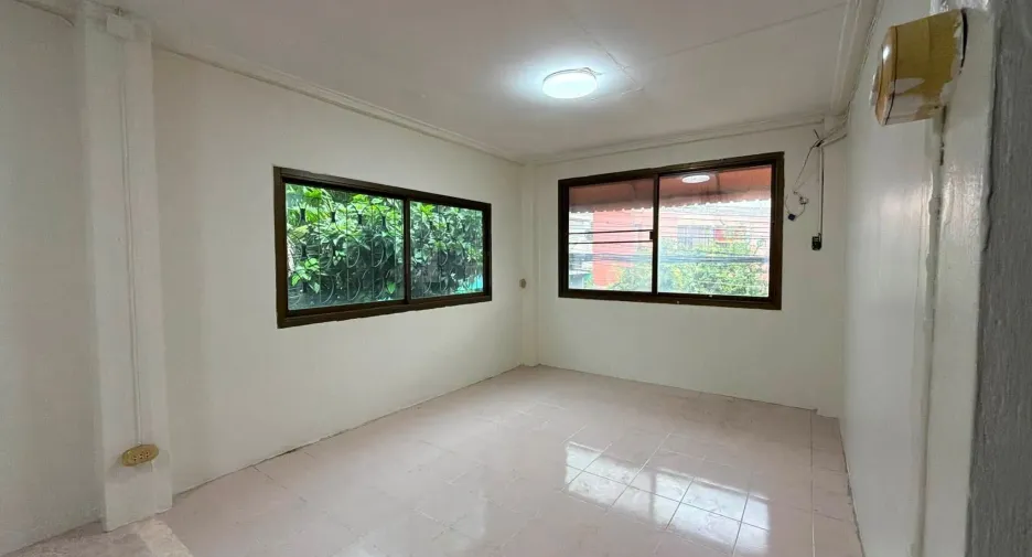 For rent 4 ベッドルーム house in Sai Mai, Bangkok