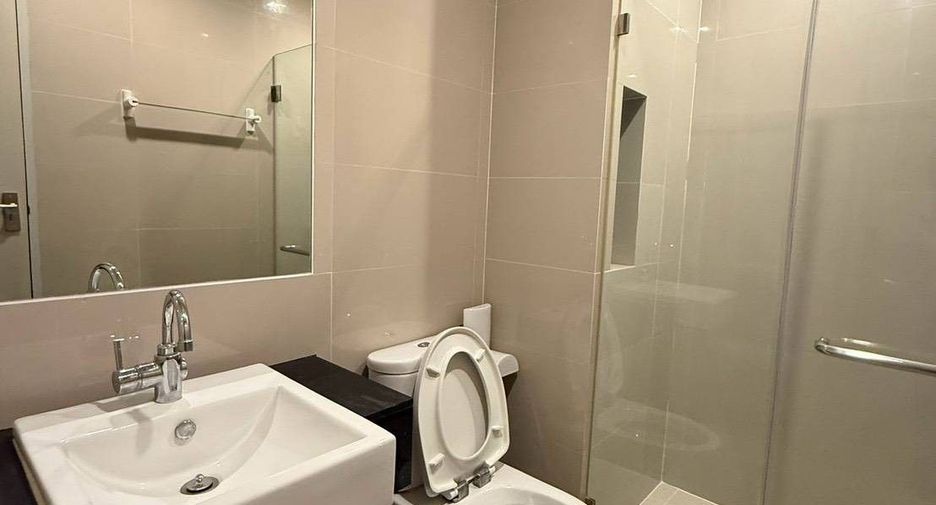 Condo en alquiler de 2 habitaciones en Bang Na, Bangkok