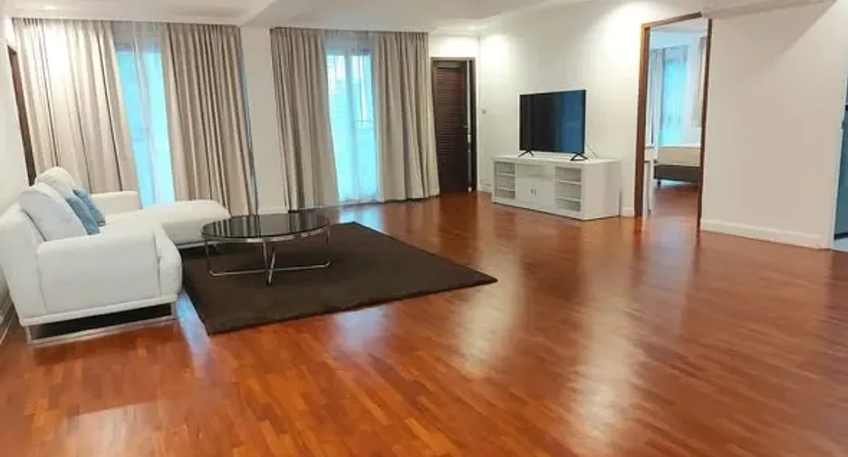 For rent 2 bedrooms apartment in Watthana, Bangkok