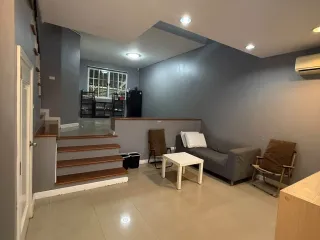 Haus zur Miete mit 3 Zimmer in Bang Kapi, Bangkok