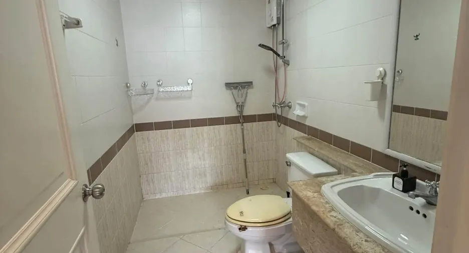 Haus zur Miete mit 3 Zimmer in Bang Kapi, Bangkok