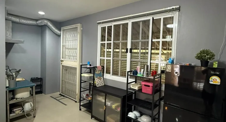 Haus zur Miete mit 3 Zimmer in Bang Kapi, Bangkok