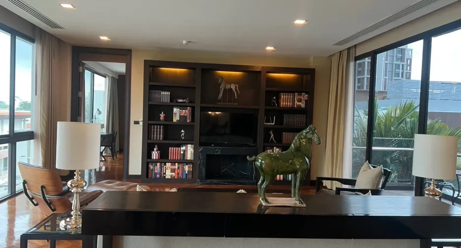 For rent 2 bedrooms apartment in Watthana, Bangkok