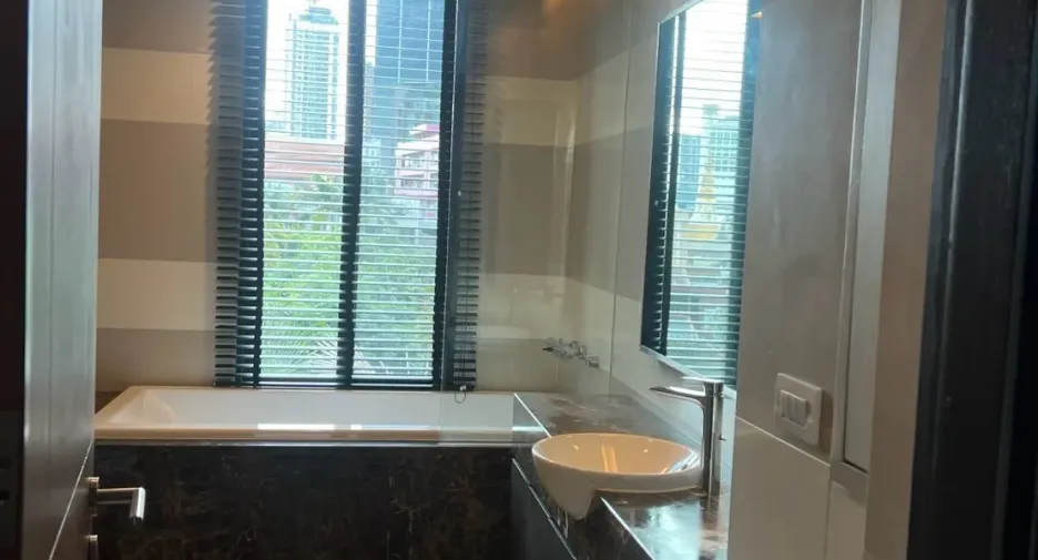 For rent 2 bedrooms apartment in Watthana, Bangkok