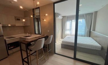 À louer studio condo à Pathum Wan, Bangkok