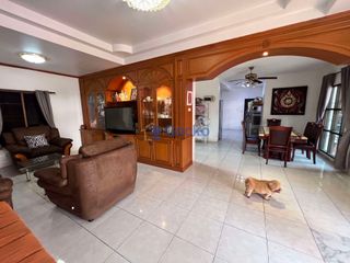 Casa en venta de 4 habitaciones en Bang Lamung, Chonburi