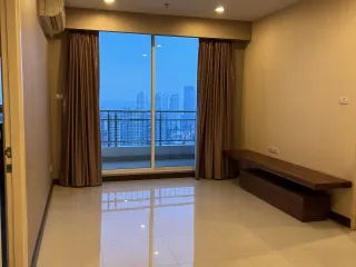 À vendre 2 chambres condo à Yan Nawa, Bangkok