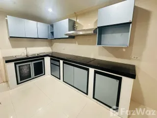 Condo en venta de 3 habitaciones en Suan Luang, Bangkok