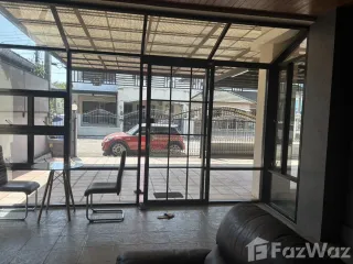 Casa adosada en venta de 3 habitaciones en Mueang Rayong, Rayong