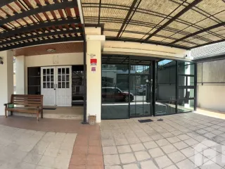 Casa adosada en venta de 3 habitaciones en Mueang Rayong, Rayong