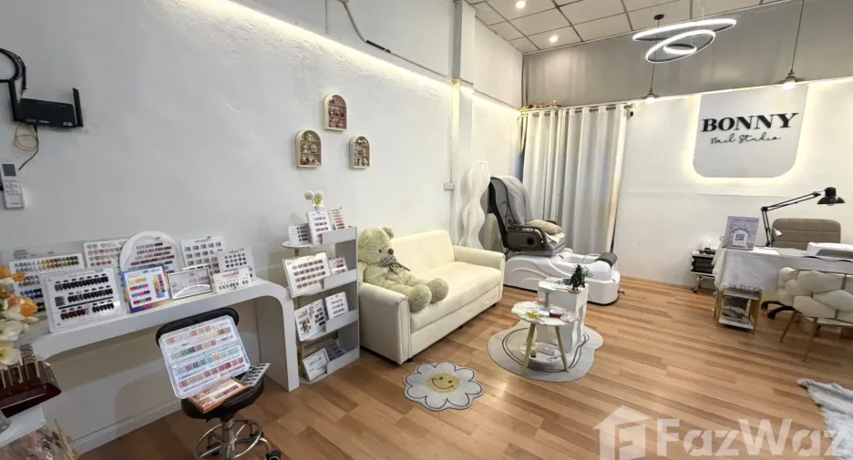For sale 1 bed retail Space in Khlong Luang, Pathum Thani