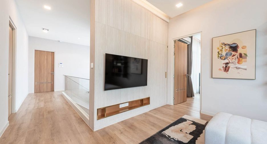 Casa en alquiler de 4 habitaciones en Bang Phli, Samut Prakan