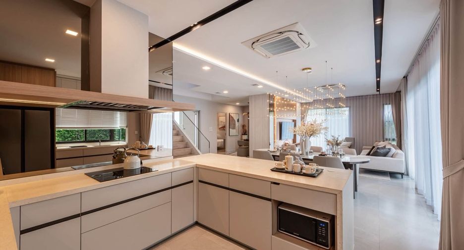 Casa en alquiler de 4 habitaciones en Bang Phli, Samut Prakan