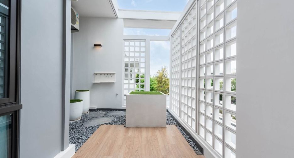 Casa en alquiler de 4 habitaciones en Bang Phli, Samut Prakan