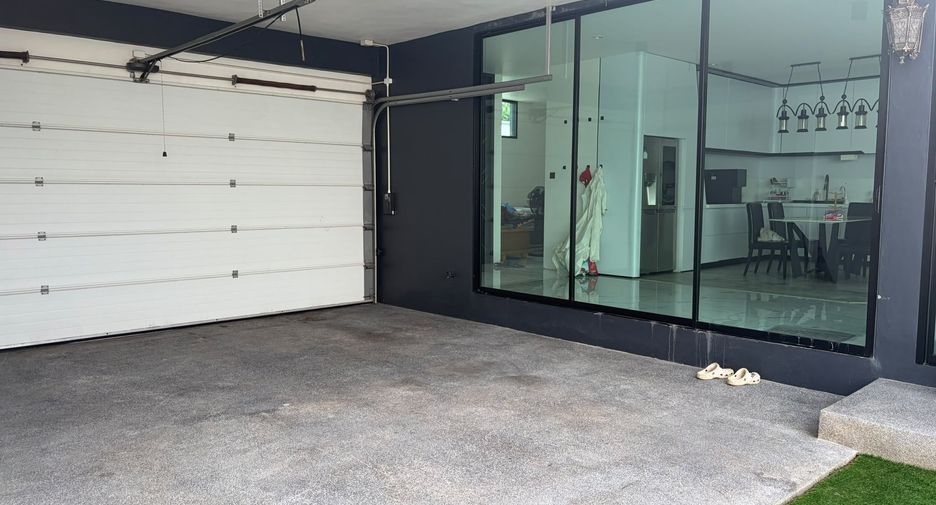 For rent 2 bedrooms house in Mueang Phuket, Phuket