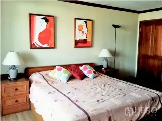 For rent そして for sale 3 ベッドルーム condo in Watthana, Bangkok