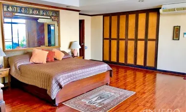 For rent そして for sale 3 ベッドルーム condo in Watthana, Bangkok