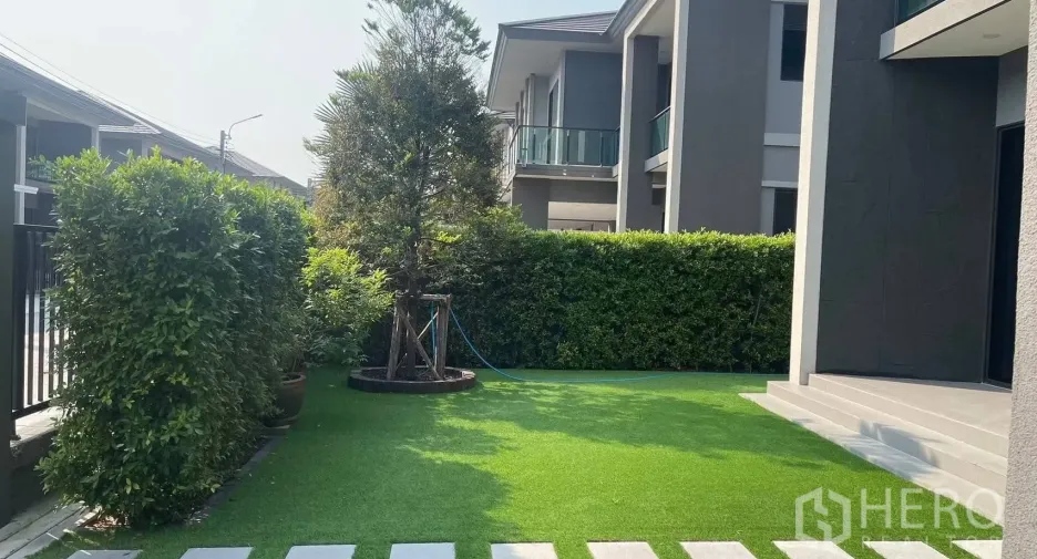 Casa en alquiler de 4 habitaciones en Prawet, Bangkok